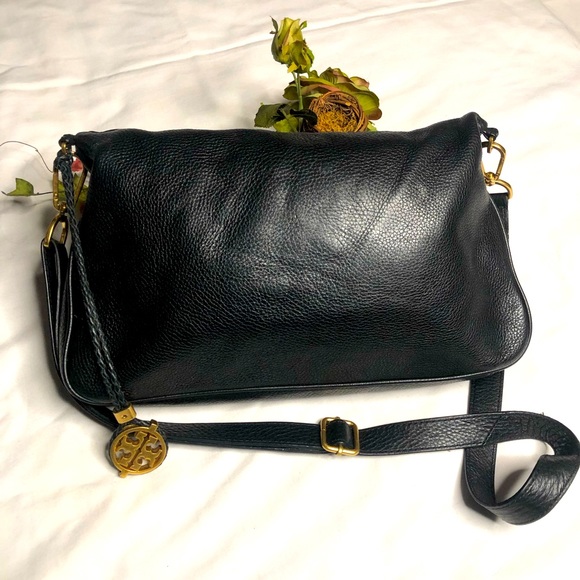 Tory Burch Amalie black fold over messenger black pebbled leather bag - Picture 12 of 16